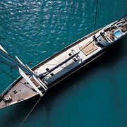 Яхта парусно-моторная фотография