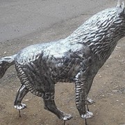Волк скульптурный из металла фото