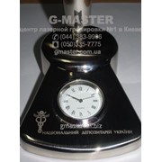 Лазерная гравировка настольных часов фото