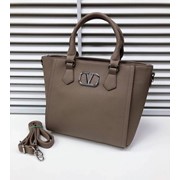 Женская сумка тоут “V“ из кожи 33 х 27 см темно-бежевая фото