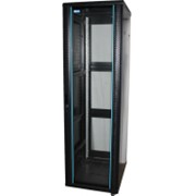 Шкаф 19" напольный Pleolan 18U (988x600x600) дверь:стекло, задняя дверь:металл черный
