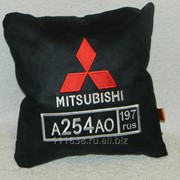 Подушка черная Mitsubishi с номером фотография