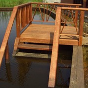 Лестницы деревянные,для спуска в воду фотография