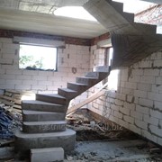 Лестница бетонная гладкоподшитая ступень 17 см фото