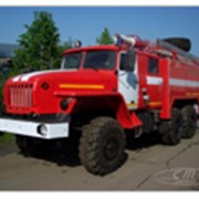 Пожарный автомобиль воздушно-пенного тушения фотография