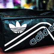 Спортивная наплечная сумка ADIDAS маленькая 38х20х20 см черная фотография