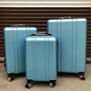 Набор из 3 чемоданов голубой фотография