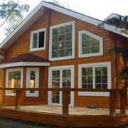 Дома каркасные деревянные: финские деревянные дома, срубы из оцилиндрованного бревна, деревянные коттеджииз клееного бруса и дома из бруса естественной влажности фото