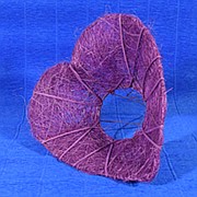 Каркас для букета 28 см сизаль Сердце фиолетовый фотография