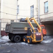 Вывоз снега в Киеве. Уборка снега. фото