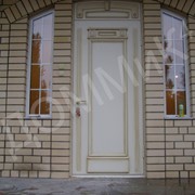 Дверь входная белая фотография