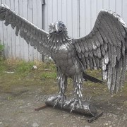Скульптура Беркут из металла фото