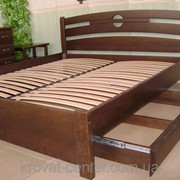 Кровать деревянная с выдвижными ящиками на телескопических направляющих (массив - сосна, ольха, дуб)