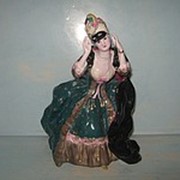Скульптура Дама с маской фото