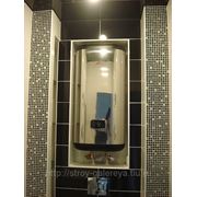 Монтаж водонагревателя, инсталяции с декорацией из мозаики и кафеля фото
