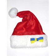 Новогодняя шапка санты красная с маленьким бантиком "флаг Украины"
