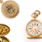 Часы-кулон с эмалевой росписью "Фиалки"