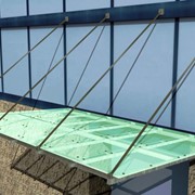 Навесы из нержавеющей стали и архитектурного стекла фотография