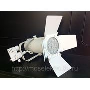 Светодиодный 3-х фазный светильник на шину фото