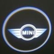 Подсветка дверей с логотипом MINI фотография