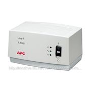 APC LE1200-RS Стабилизатор APC Line-R 1200VA Automatic Voltage Regulator, 3x Schuko Outlets, 2m Power Cord, 230V, 2 year warranty
