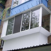 Установка металлопластиковых окон на балконах с выносом окна в сторону улицы