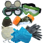 Средства защитные: респираторы, перчатки, очки фотография