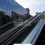Эскалаторы траволаторы движущиеся лестницы фотография