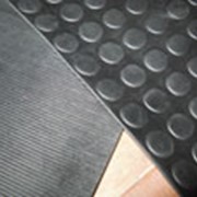 Резиновые ковровые покрытия (автодорожка) фотография