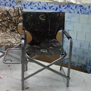 Складное кресло «РЕЖИССЕР» с откидной полочкой - cтоликом. фото