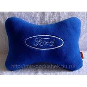 Подушка в автомобиль Ford фотография