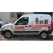 Брендирование. Оклейка автомобилей пленкой. Нанесение рекламы на корпоративный и частный транспорт фото