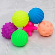 Набор игрушек для купания «Шарики», 6 шт, с пищалкой, цвета и формы МИКС фото