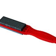 Брусок (точилка) с красной ручкой фото
