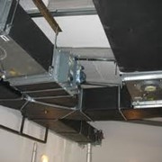 Монтаж систем кондиционирования воздуха фотография
