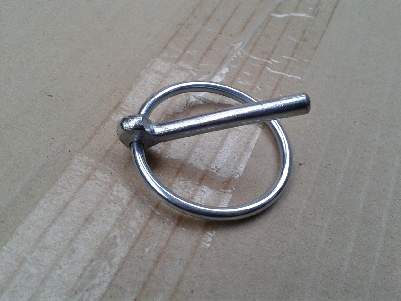 Штифт колеса снегоуборщика 6мм. Штифт для колеса снегоуборщика. Штифт крепления колеса снегоуборщика huter. Штифт колеса снегоуборщика 6мм. Фиксатор колеса снегоуборщика 6.