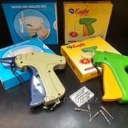 Этикет-пистолет для пристреливания этикеток фото