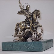 Скульптура “Георгий Победоносец“ фото