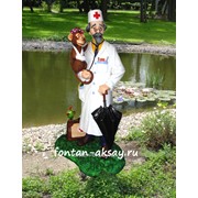 Доктор Айболит с обезьянкой фотография