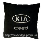 Автомобильная подушка KIA (35х35см)