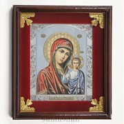 Казанская икона Божией Матери в киоте фотография
