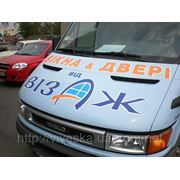 Реклама на транспорте фото