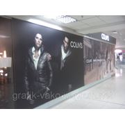 Оформление оклейка поклейка брендирование витрин кафе ресторанов торговых точек самоклейкой Оракал фото