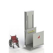 Вертикальная подъемная платформа для инвалидов фотография