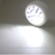 Светодиодный светильник с инфракрасным датчиком движения, белый фотография
