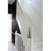 Елегантні дерев'яні сходи, сходи білі на замовлення із натурального дерева