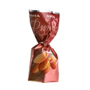 Конфеты Финик с миндалем в шоколадной глазури фото