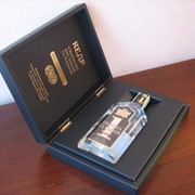 Дизайнерская сувенирная упаковка (коробка) из картона для любых видов алкогольной продукции, Крым. Фото 1.