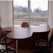 Столы офисные, компьютерные, угловые и прямые фотография
