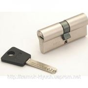 Цилиндр замка MUL-T-LOCK 7х7 (40х40)к/к фотография